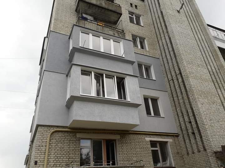 Тепле засклення балкону з виносом